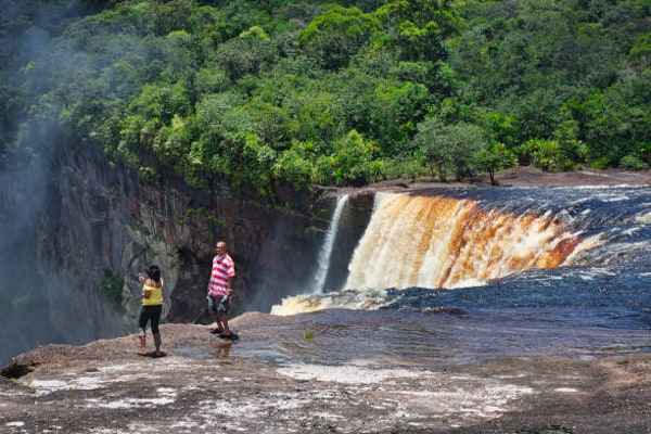 Para viajar a Guyana se necesita visa.