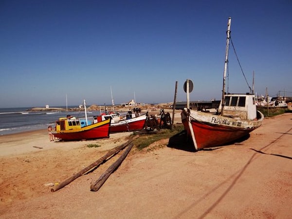 Punta del Diablo bajo el sol